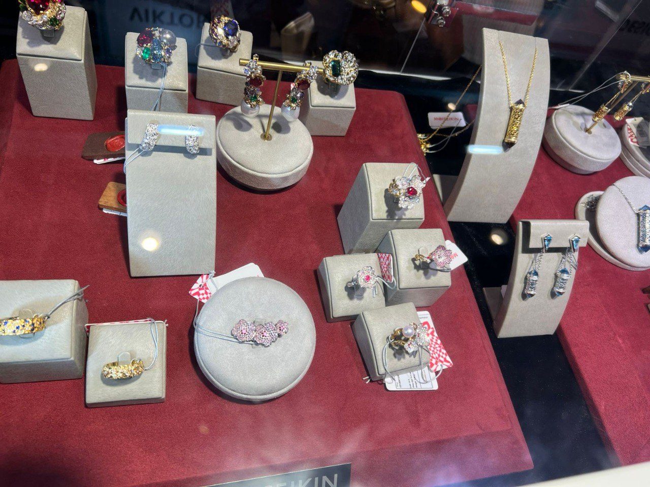 Lot of Jewelry collection at Jewellery & Gem WORLD Hong Kong