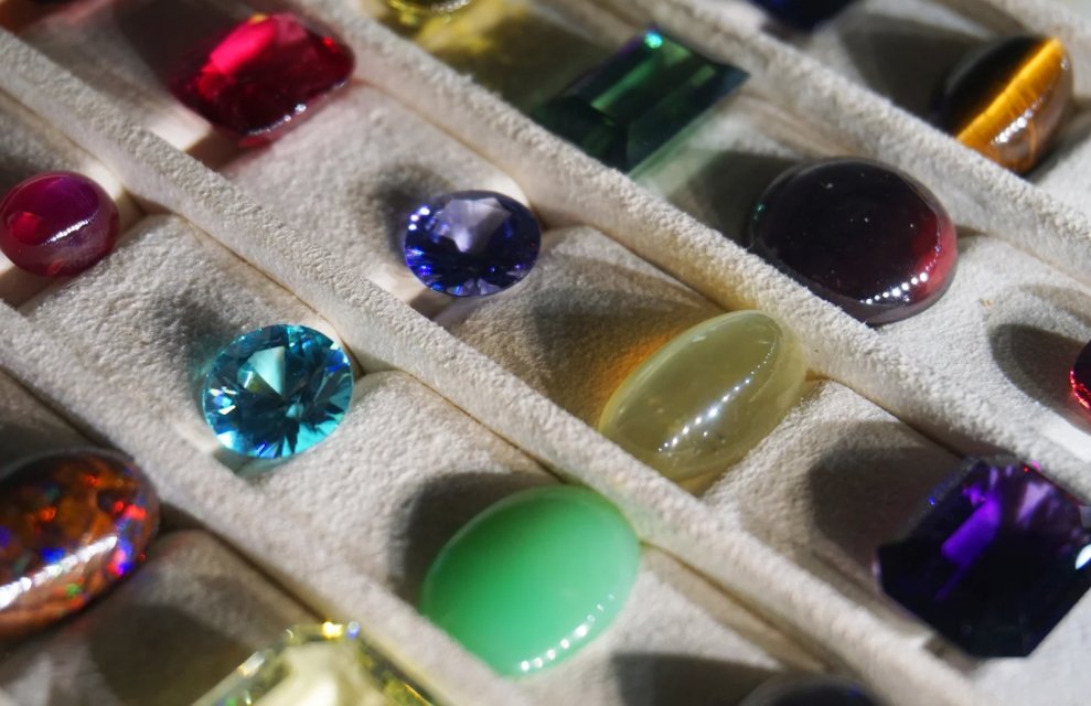 Which country buys the most gemstones?